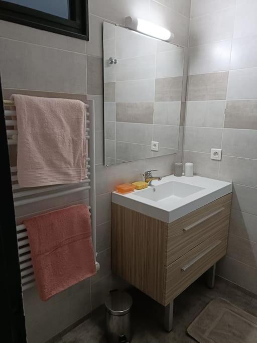 Charmante Maison De Ville Les 2B46 Кахор Екстериор снимка
