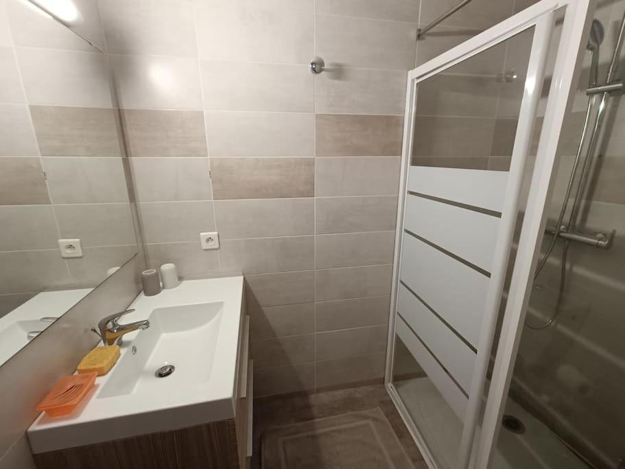 Charmante Maison De Ville Les 2B46 Кахор Екстериор снимка